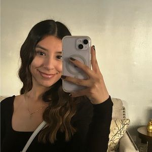 Meet your Posher, Iris